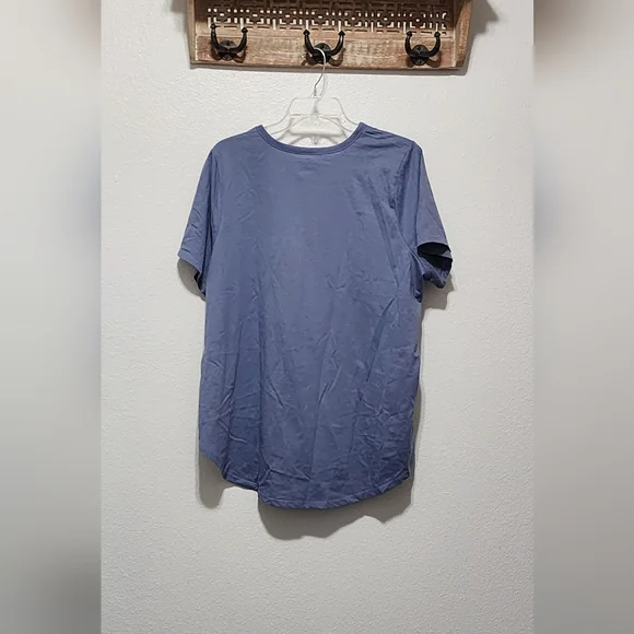 Hi low tshirt - Picture 2 of 4